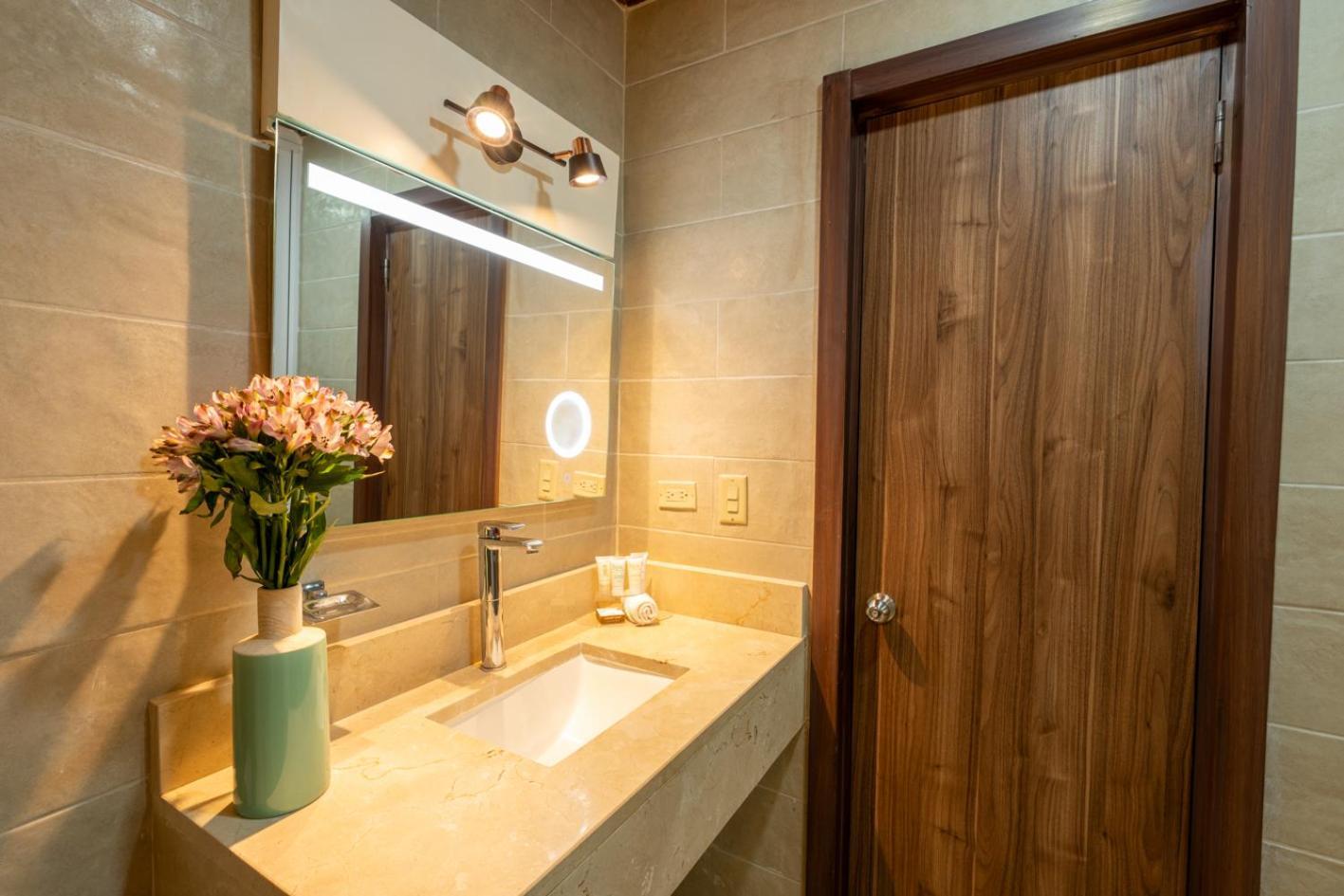 Hotel Faranda Guayacanes, A Member Of Radisson Individuals ชิเตร ภายนอก รูปภาพ