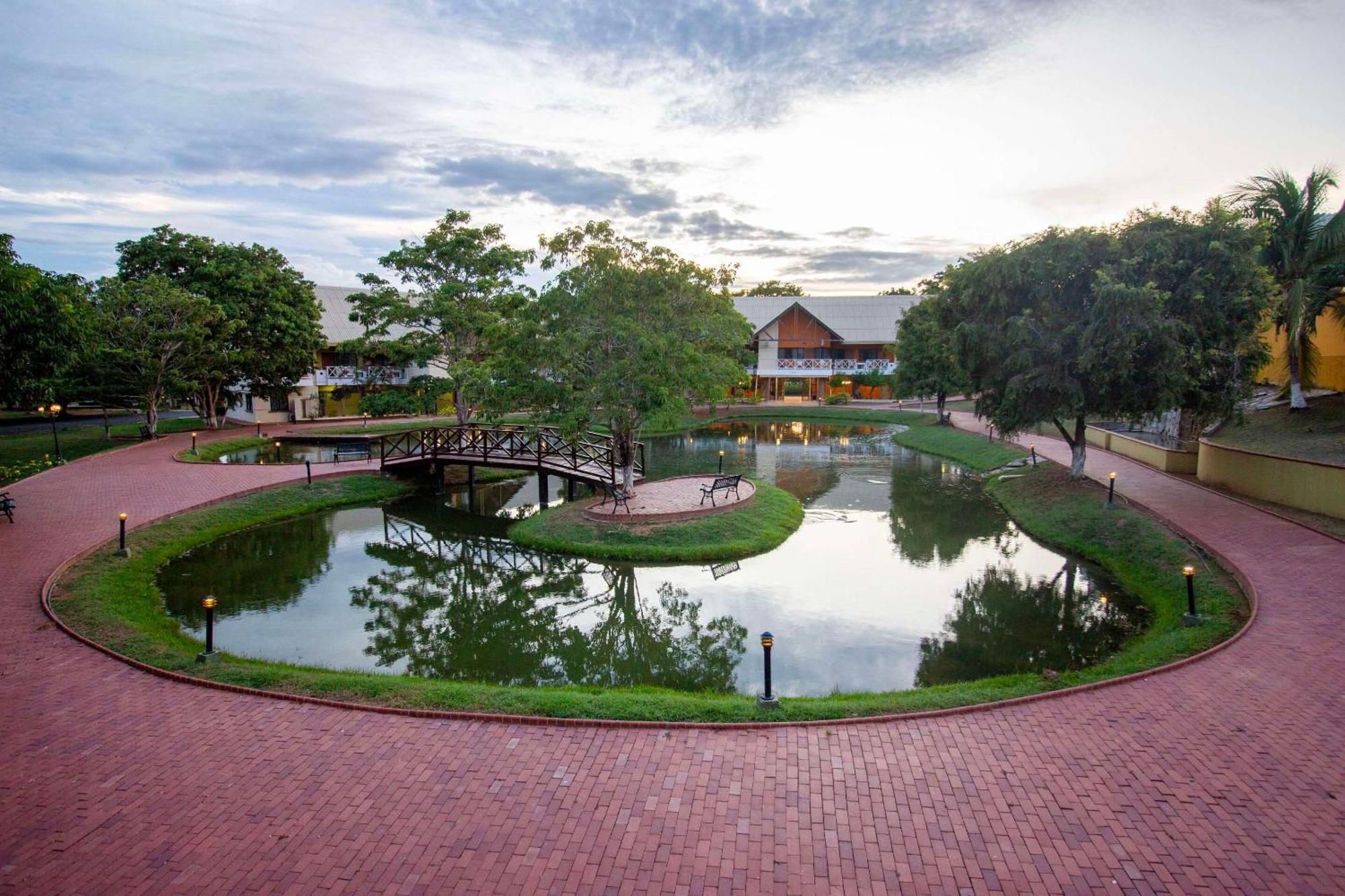 Hotel Faranda Guayacanes, A Member Of Radisson Individuals ชิเตร ภายนอก รูปภาพ